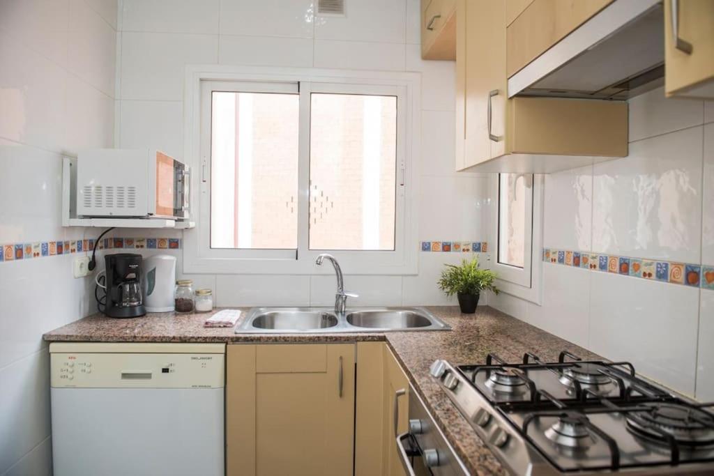 Sunny And Quiet Sagrada Familia Apartment บาร์เซโลนา ภายนอก รูปภาพ