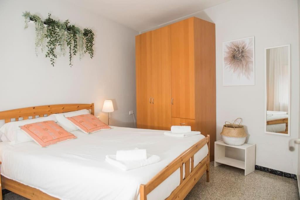 Sunny And Quiet Sagrada Familia Apartment บาร์เซโลนา ภายนอก รูปภาพ