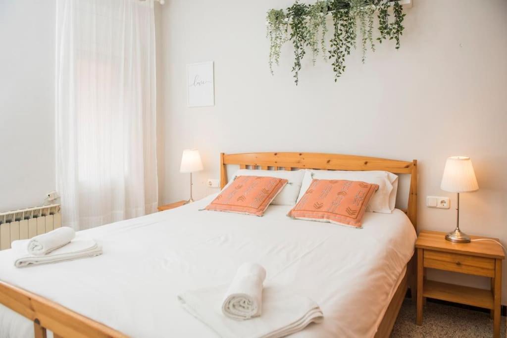 Sunny And Quiet Sagrada Familia Apartment บาร์เซโลนา ภายนอก รูปภาพ